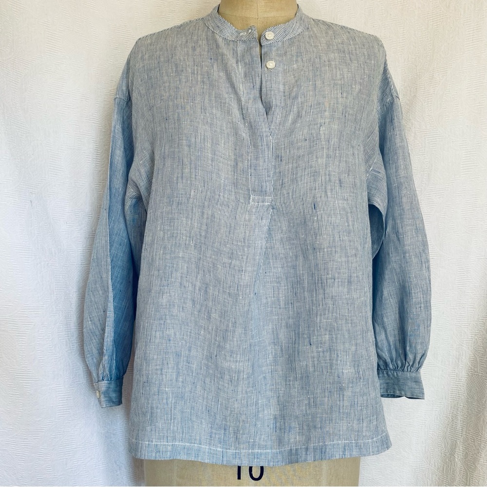 Pure linen XS/S pencil stipe blue/white blouse in mint condition